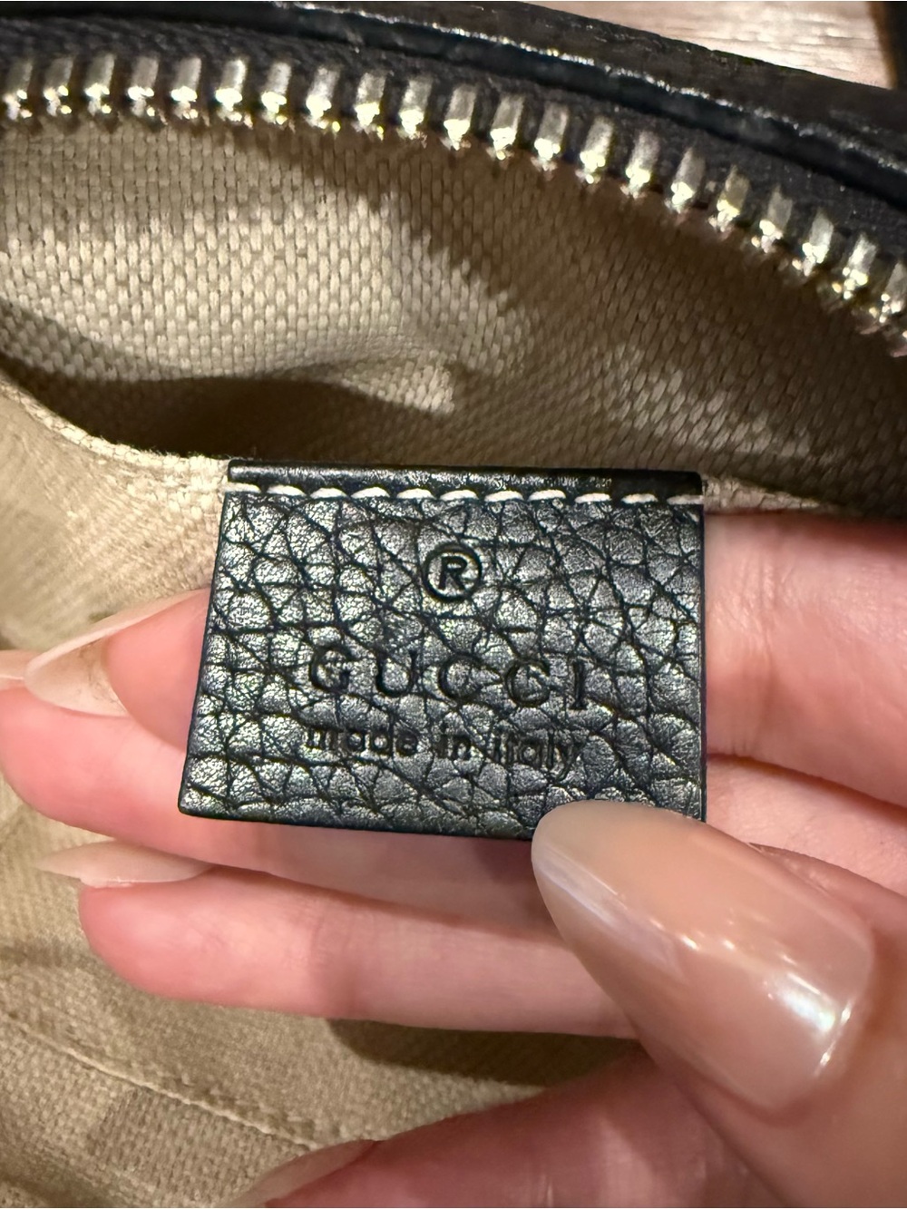 Gucci Soho Disco Crossbody Bag - Picture 7 of 11